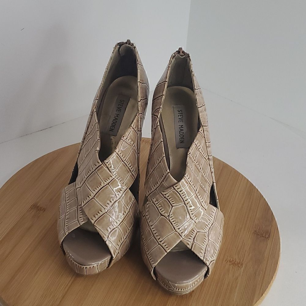 Steve Madden Peep Toe Platform Stilettos High Heels Size 8.5